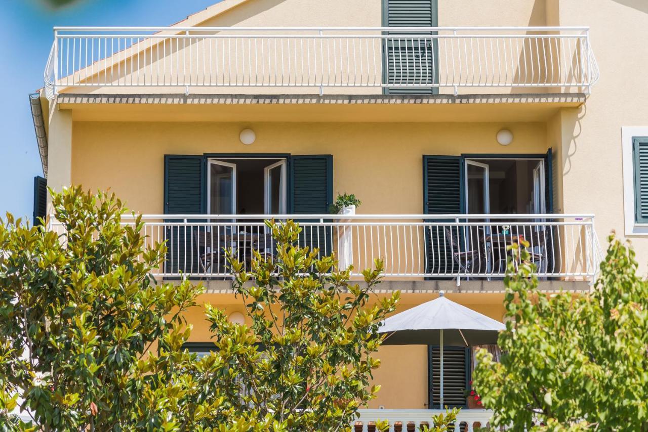 Villa Slavica 1 Vodice Exterior photo